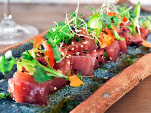 sashimi de atún en Rosa Negra