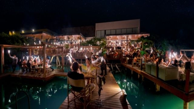 Rosa Negra Cancún: guía para celebrar frente a la laguna