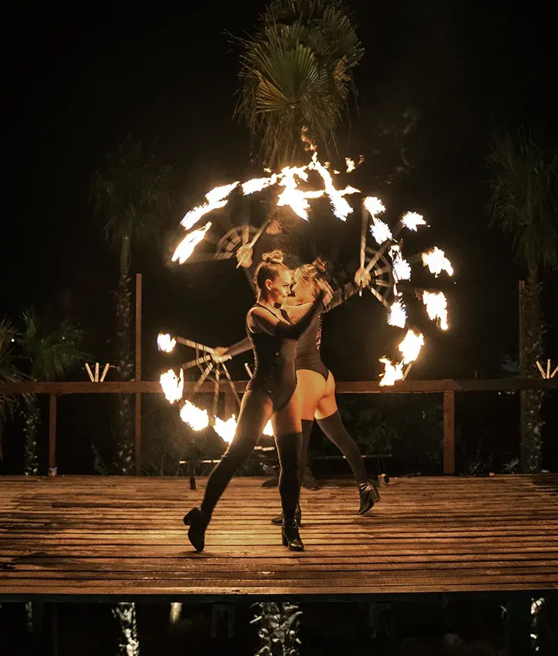 show de fuego en vivo en Rosa Negra